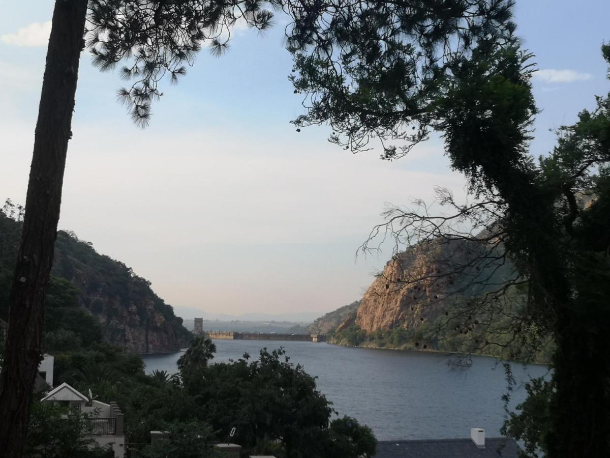 Metsing At Harties Hotel Hartbeespoort Exterior photo