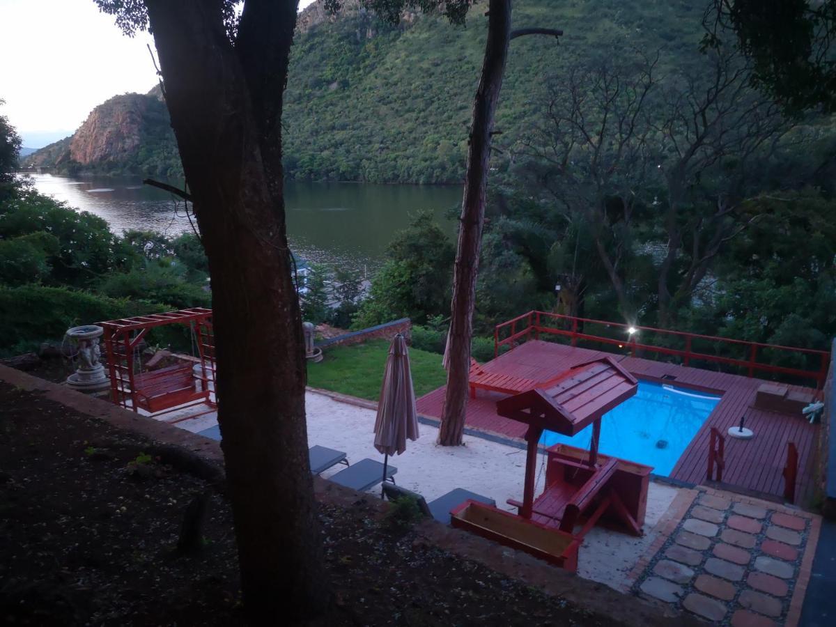Metsing At Harties Hotel Hartbeespoort Exterior photo