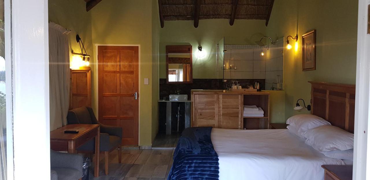Metsing At Harties Hotel Hartbeespoort Exterior photo